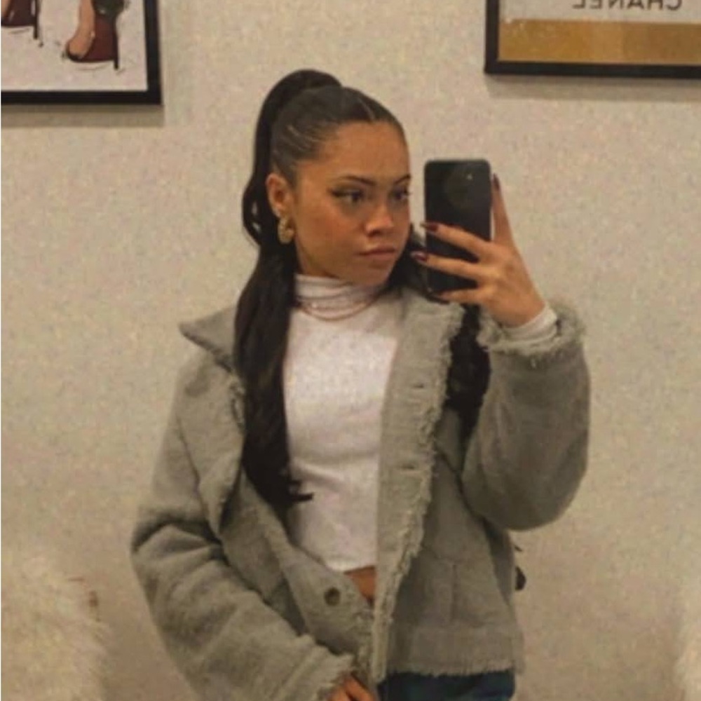 Meet your Posher, Carene